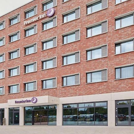 Premier Inn Karlsruhe City Am Wasserturm Bagian luar foto