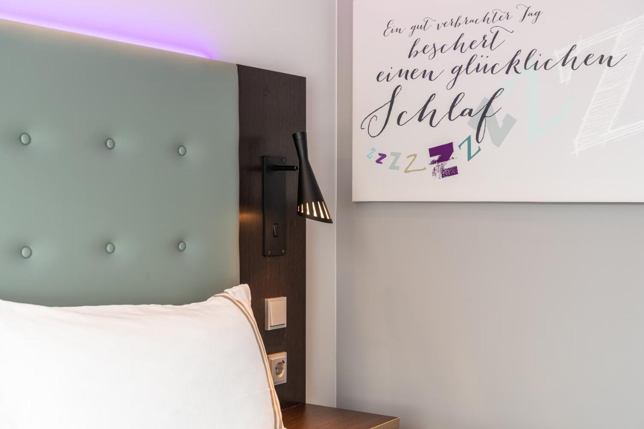 Premier Inn Karlsruhe City Am Wasserturm Bagian luar foto